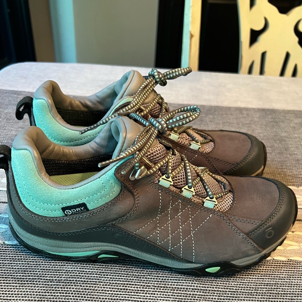 Oboz Sapphire Low B-Dry Waterproof Hiking Shoes size 8.5 womens